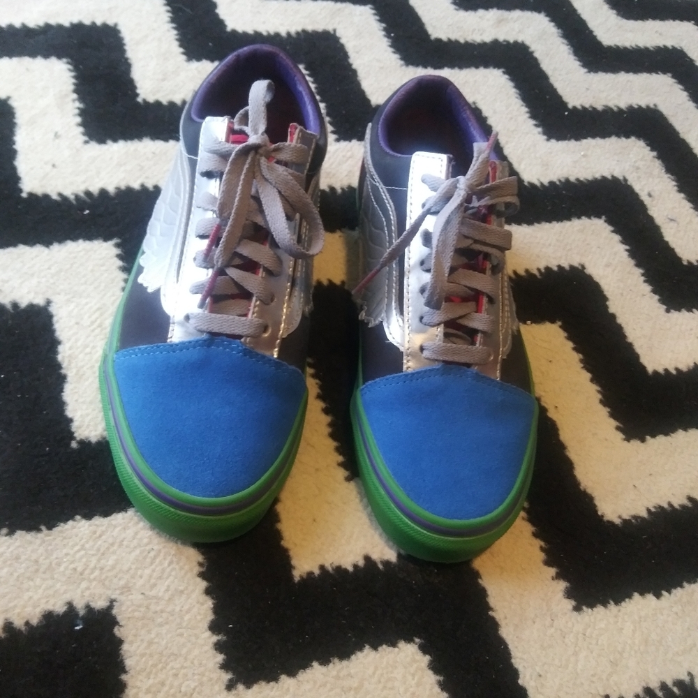 Marvel x Old School vans